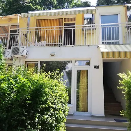 рива Szálloda 3*