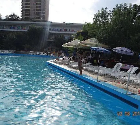 рива Szálloda 3*