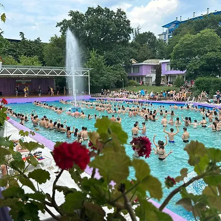 рива Szálloda 3*